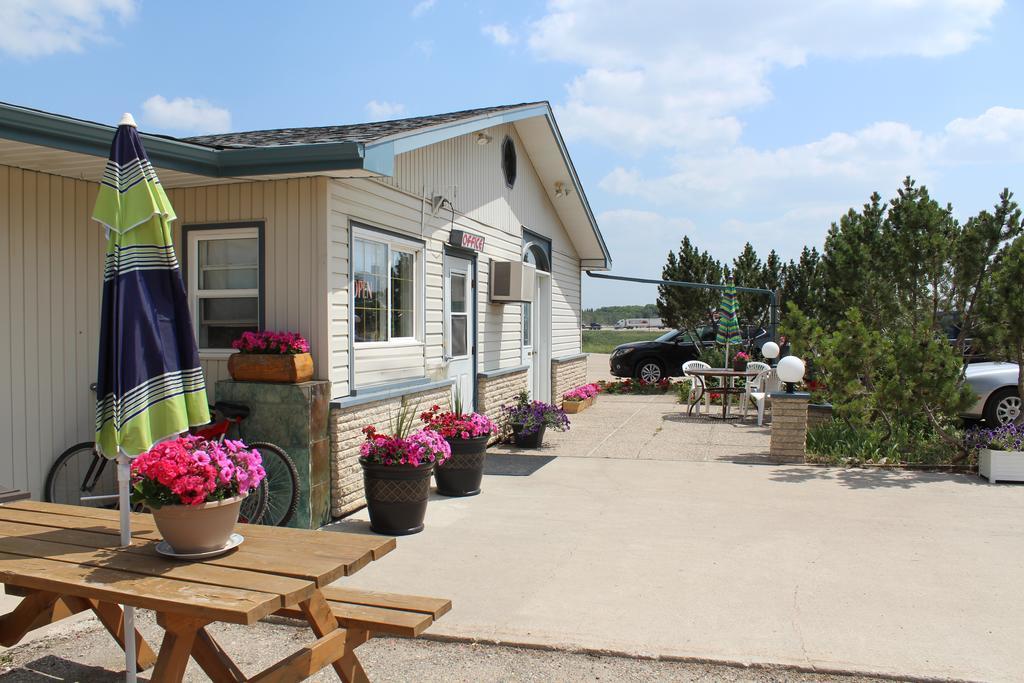 Quest Motel Whitewood Eksteriør billede